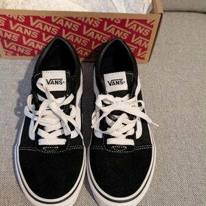 Vans Old Skool Skate Board Shoes‎ Black And White Low Top Lace Up Youth Size 5